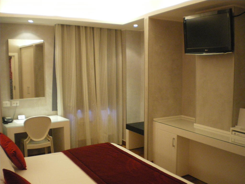 Gente Di Notte Hotell Frascati Exteriör bild